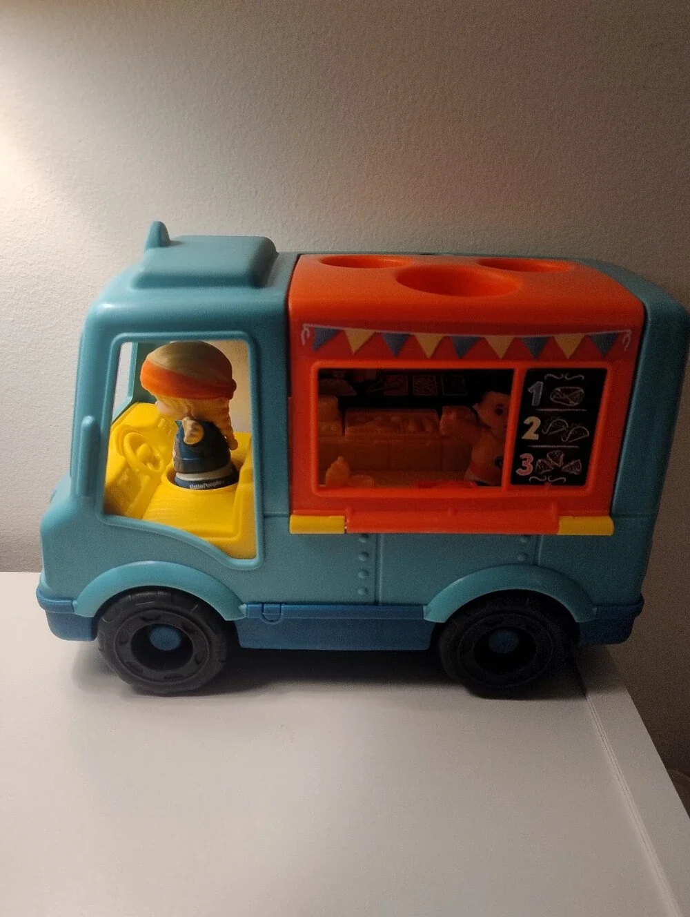 Fisher-Price Little People Serve It Up Food Truck